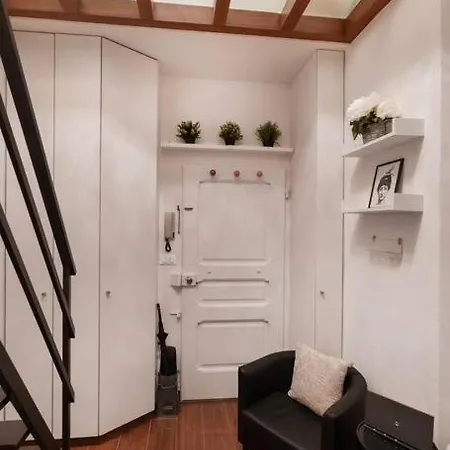 Station - Center Flat