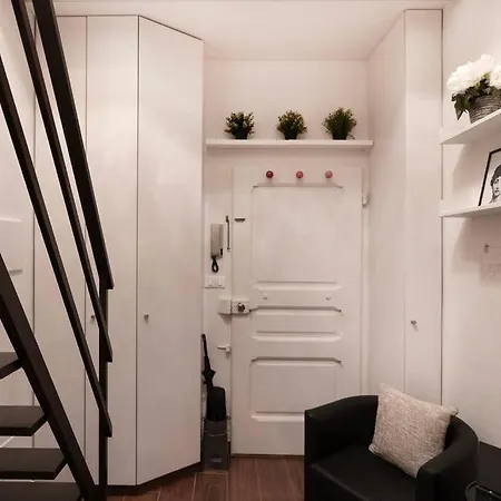 Station - Center Flat *