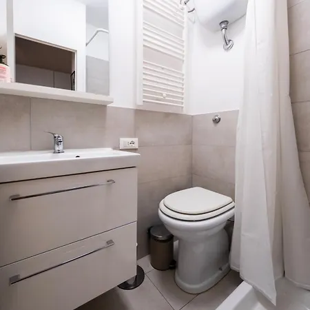 Station - Center Flat Apartment